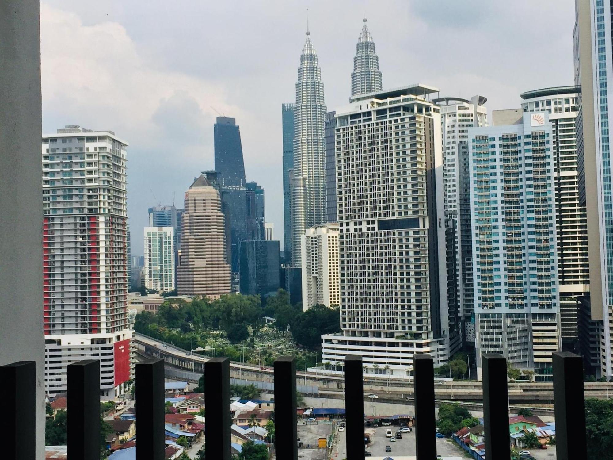 The Colony Infinitum By White House Klcc *