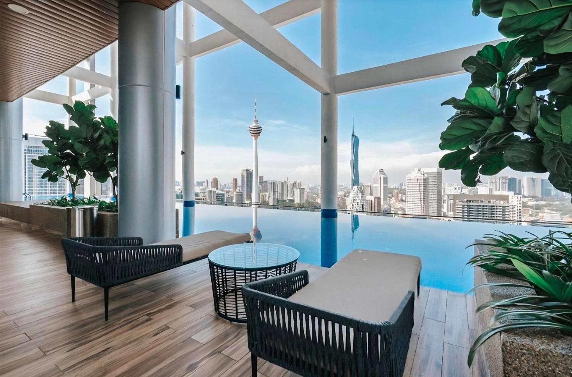 The Colony Infinitum By White House Klcc *